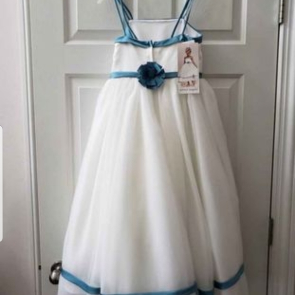 Alfred Angelo - Picture 2 of 3